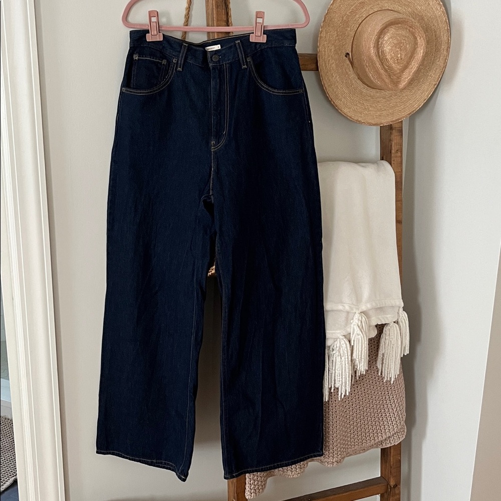 Levi's Cinch High Rise Wide Leg Jeans in Dark Indigo